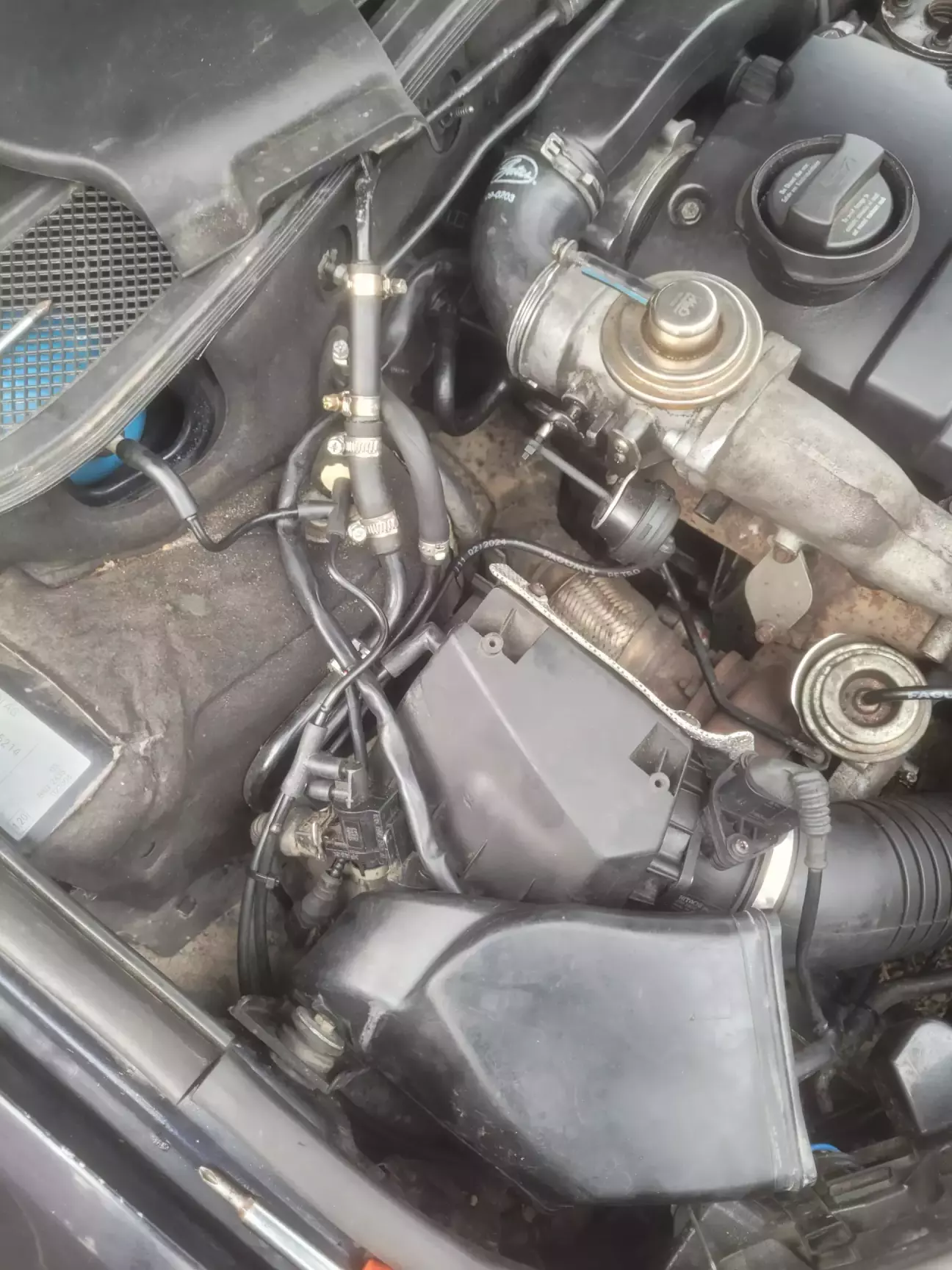 А так, в одному місці, всі з'єднання по вакуумній системі керування