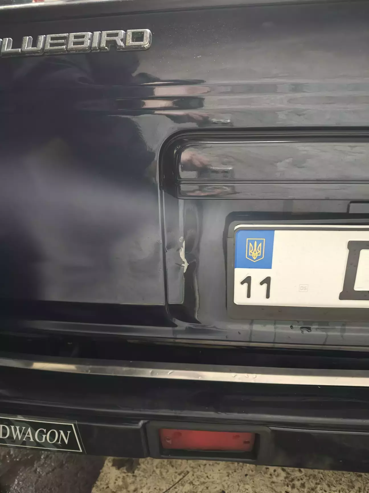 Декілька ударів домкратом зсередини трохи вирівняли це неподобство