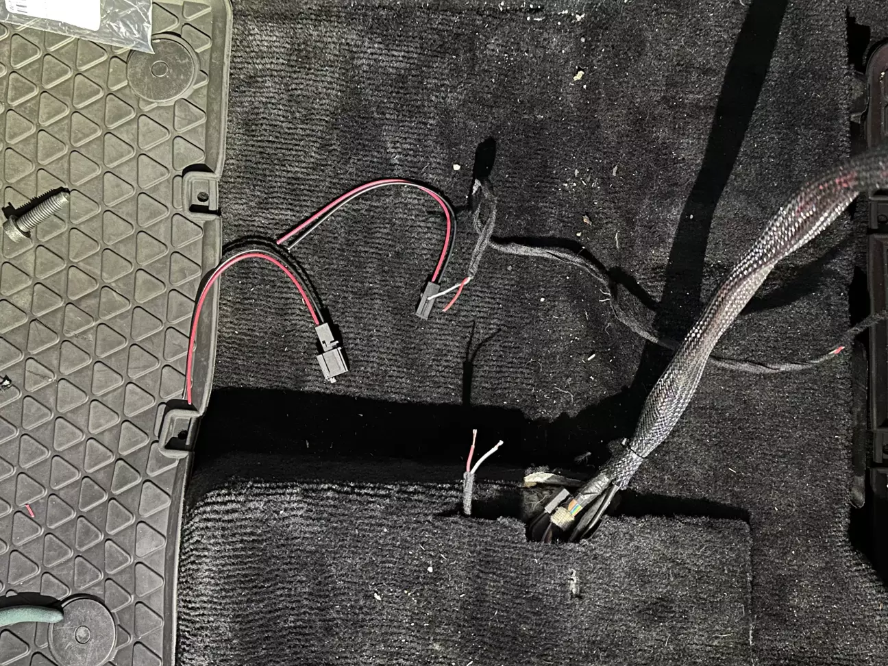 тут в процесі під сидінням водія