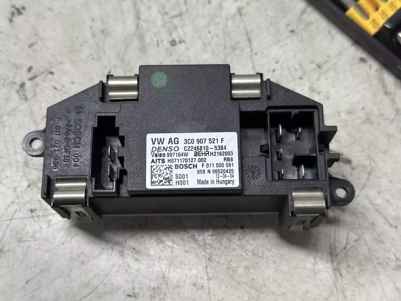 блок з позначеннями, одразу кілька аналогів може бути)))