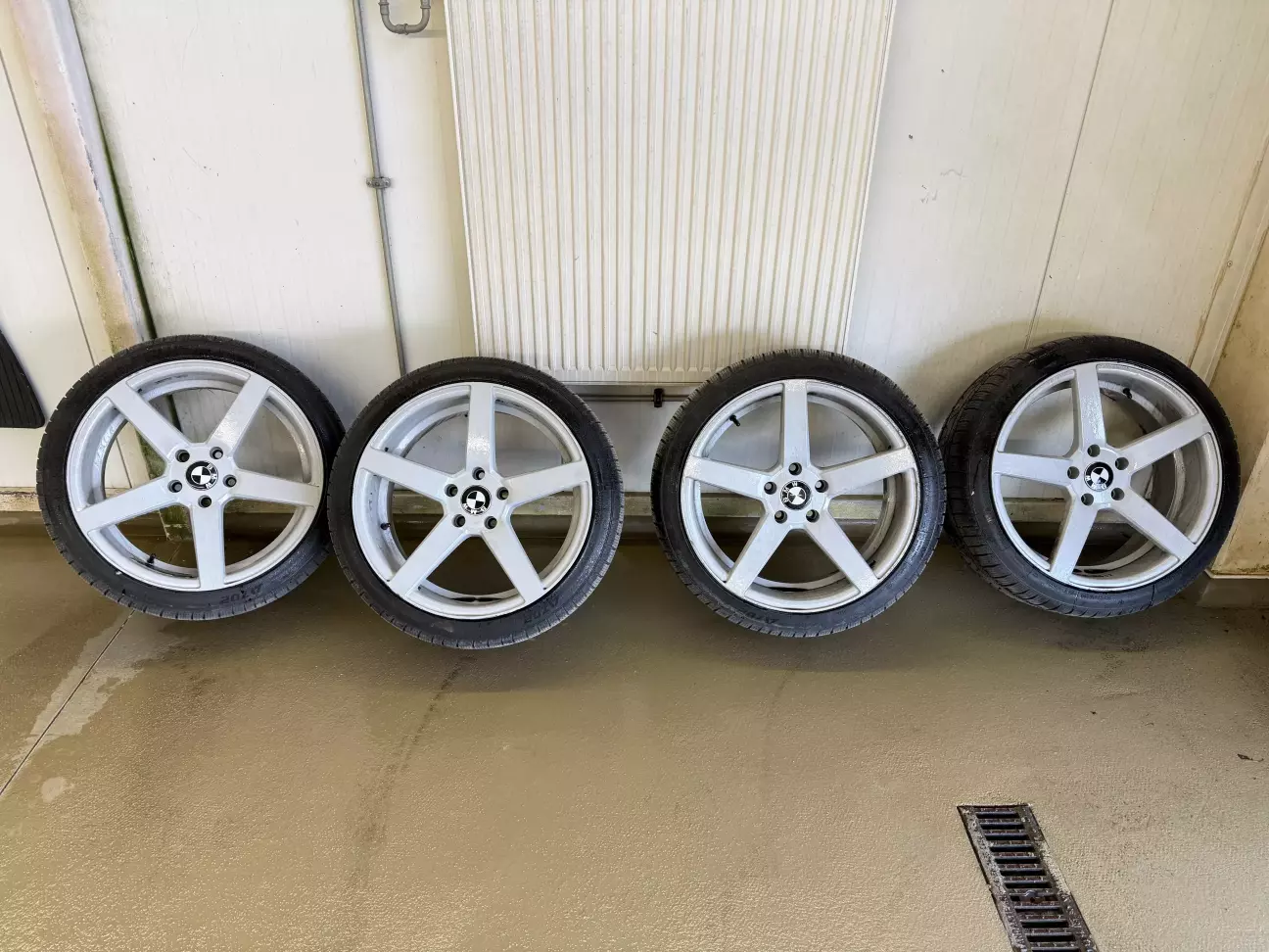 Брудні колеса ще на зимовій гумі