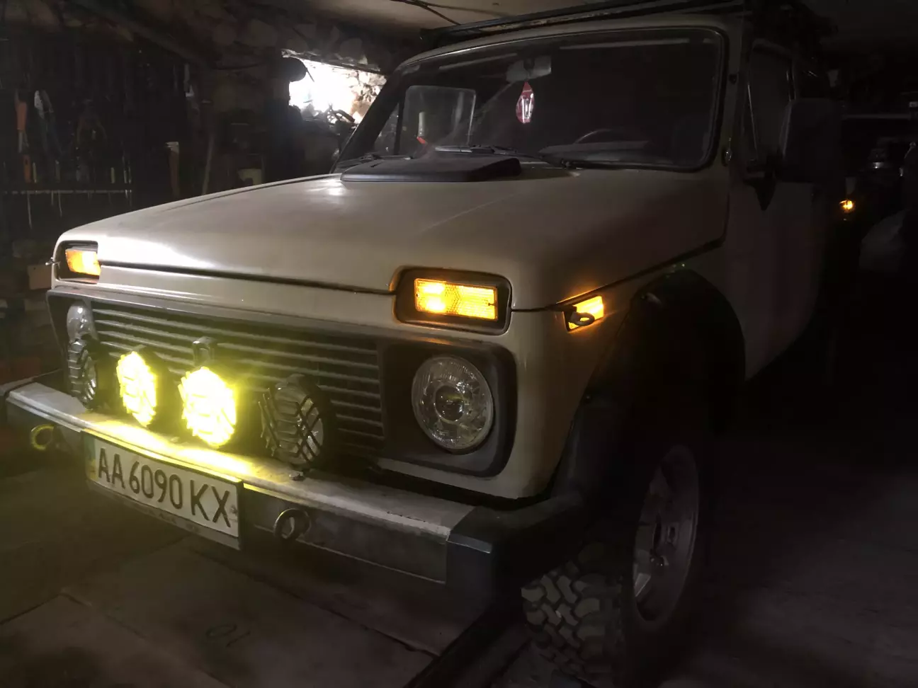 В темноті з габаритами…