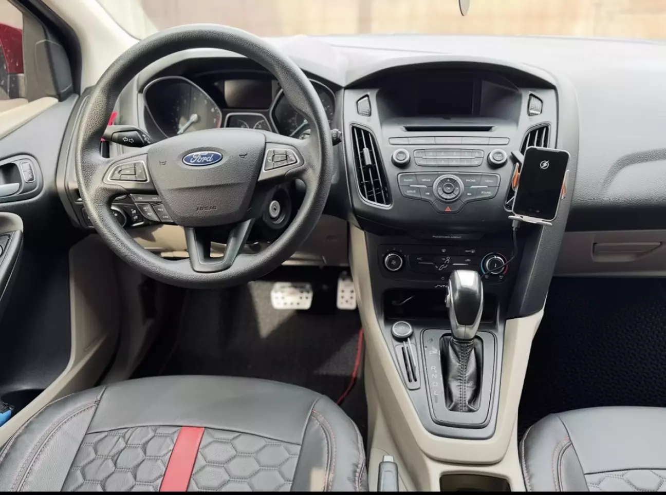 Ось така стояла штатна магнітола в моїй комплектації