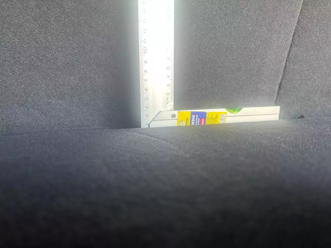 висота припіднятої кришки багажника всього 15 мм