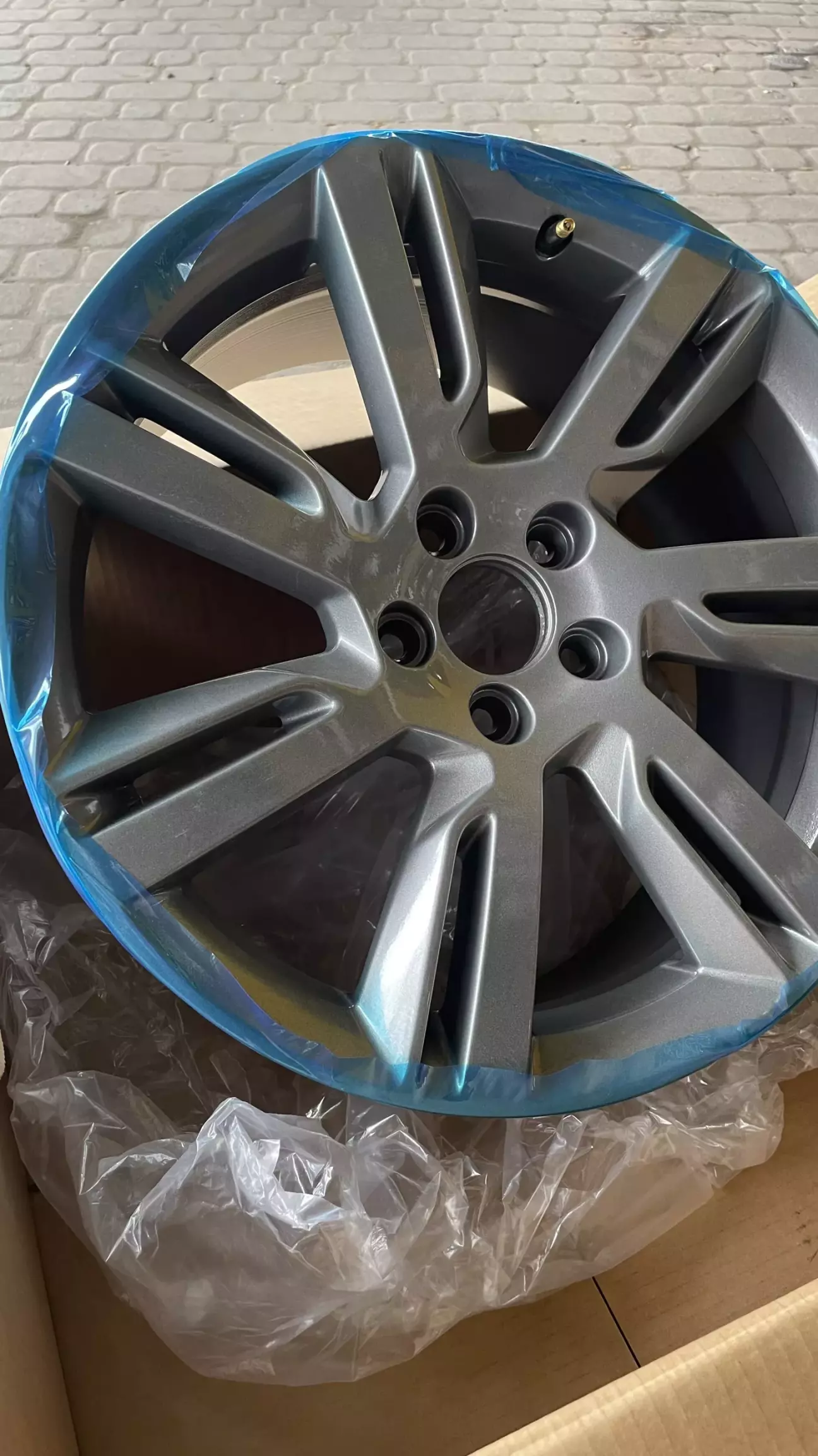 Перед шиномонтажем все акуратно підготували