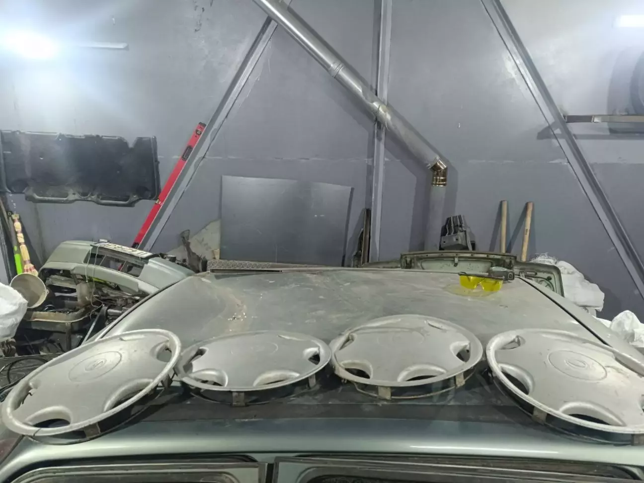 Ось так виглядали ковпаки, які я взяв у Віталія