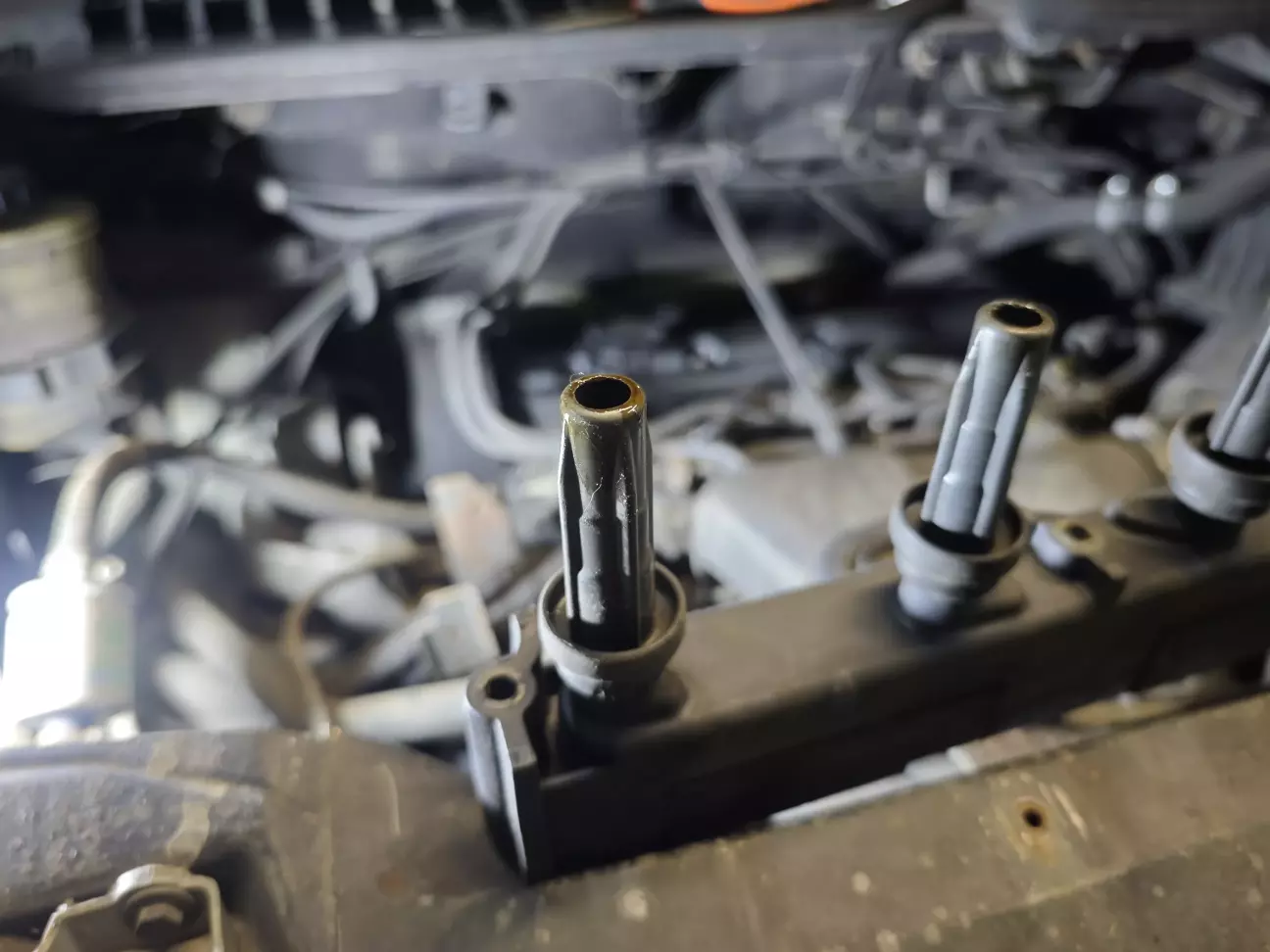 на накінечниках присутнє мастило і тріщини