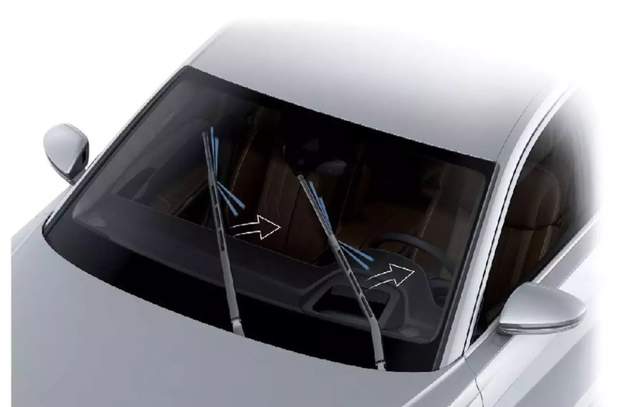 Двірники піднімаються, форсунки працюють зверху