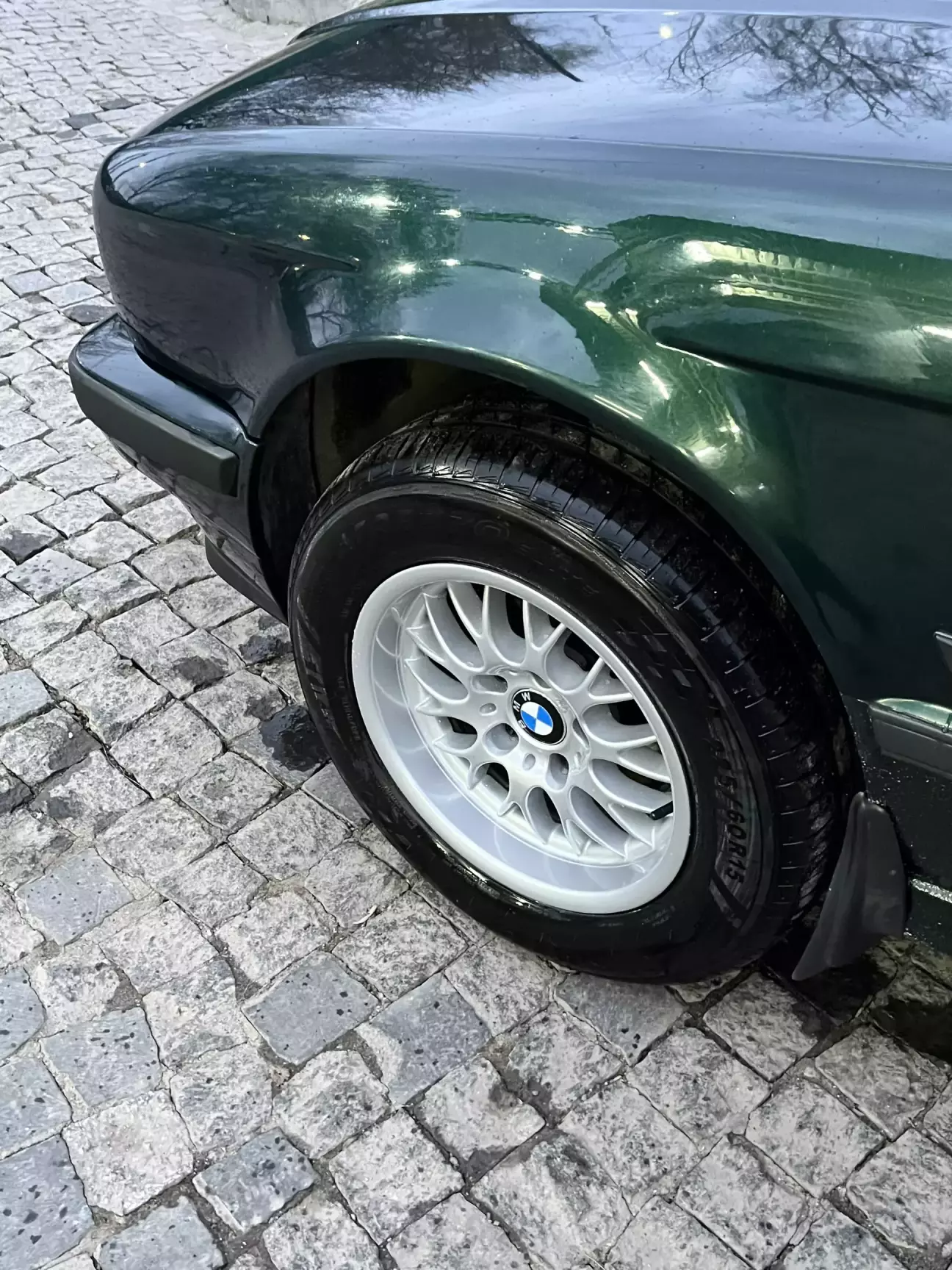 Не витримав і поїхав намивати машину, бо з брудним кузовом і шинами диски не клеїлися