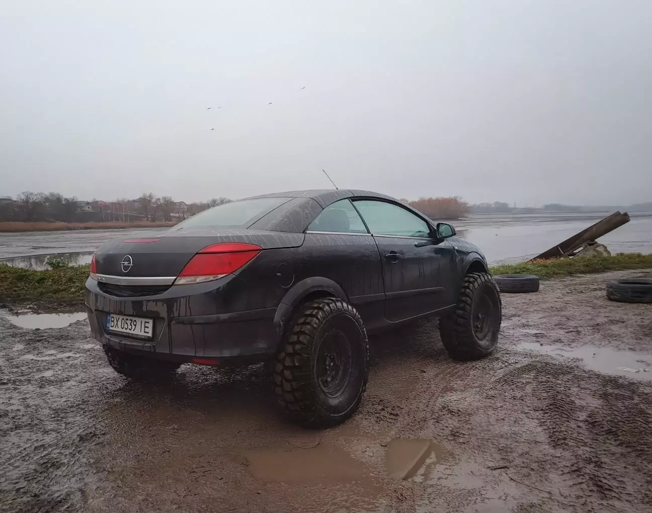 (зображення згенероване за допомогою AI, звісно це просто жарт 😄)