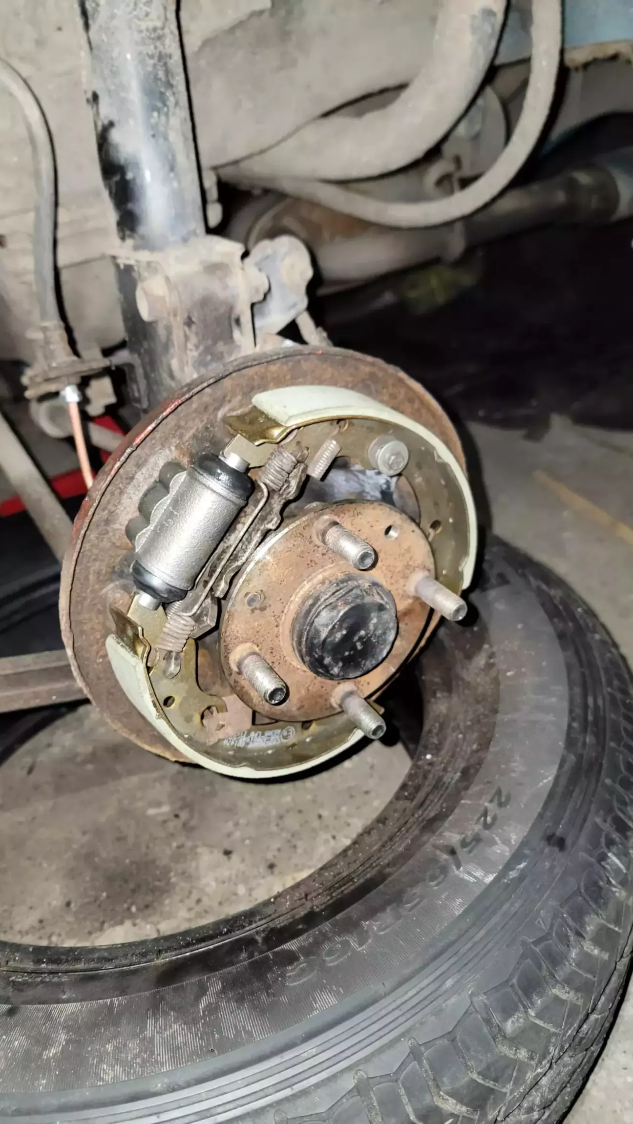 Зібраний механізм барабанного гальма