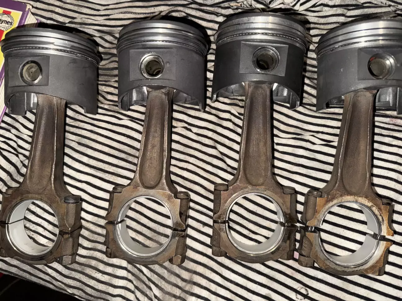 Повʼязані поршня кільця вкладиші