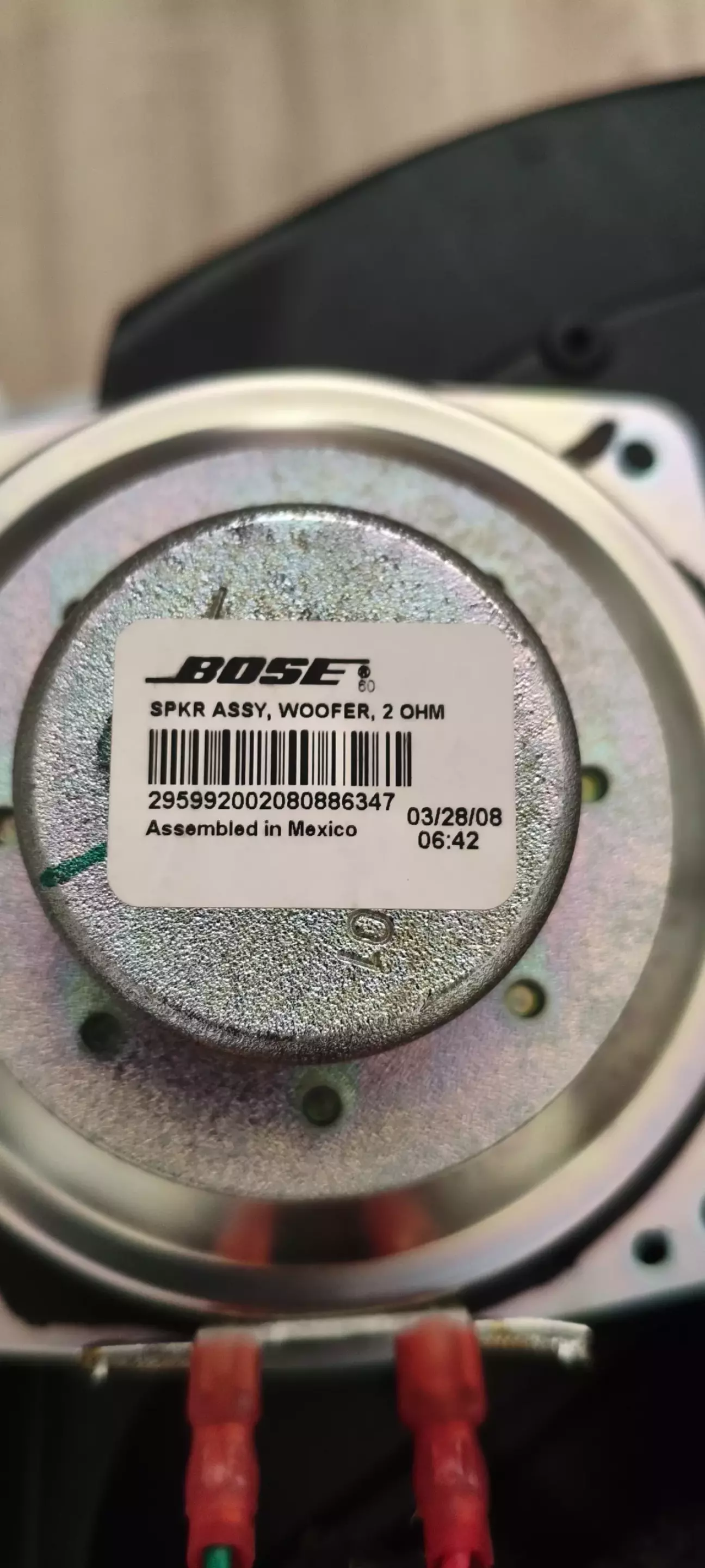 Динаміки обов'язково з'єднуємо послідовно так як динаміки по 2 Ома а підсилювач на 4 Ома.