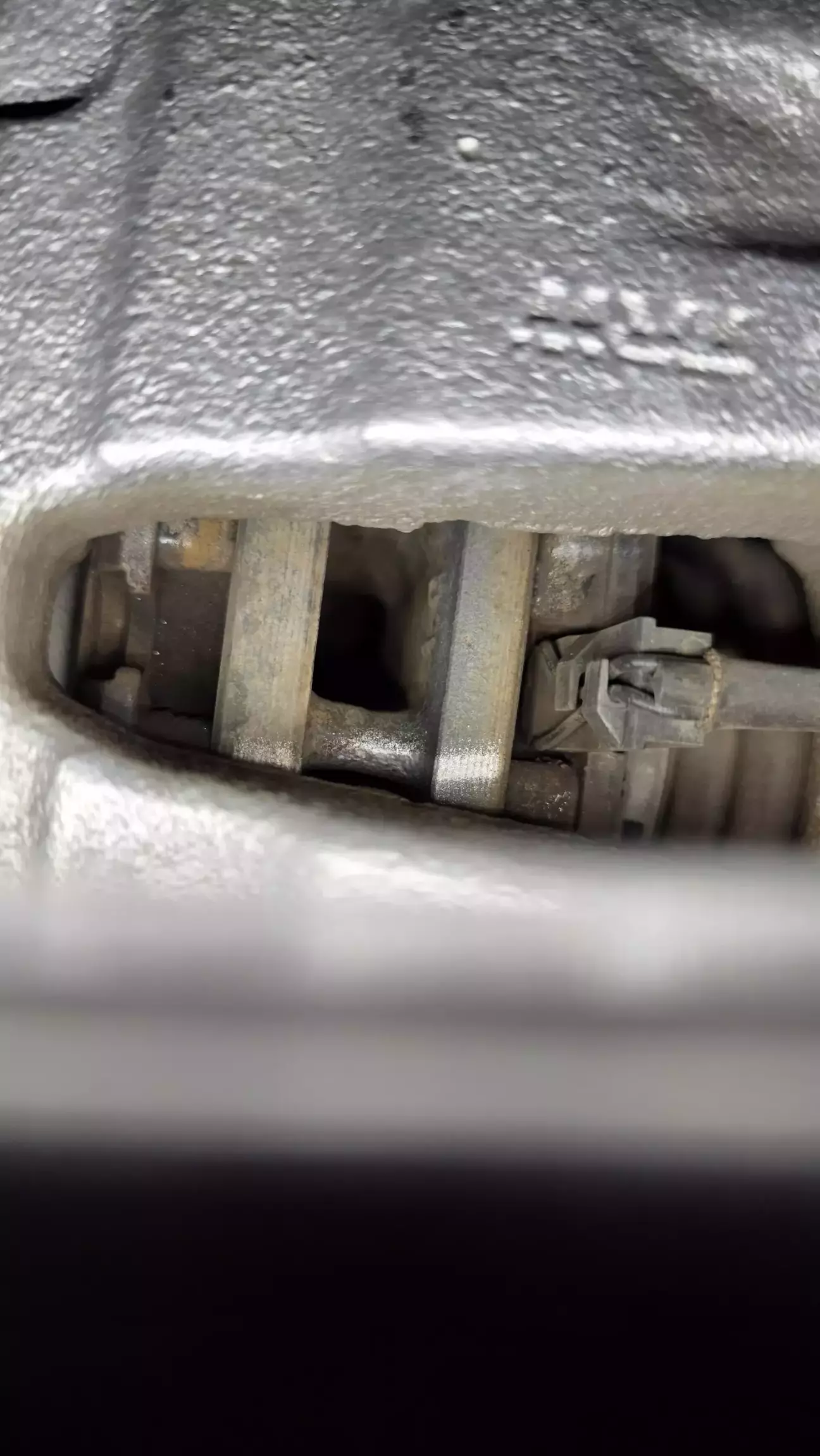 Задние колодки хорошо сфоткать не удалось, но выглядят они неплохо