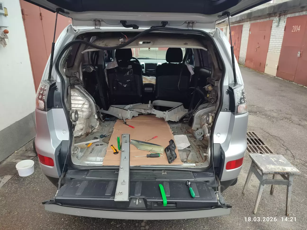 Очищення обробка герметиком, збірка.