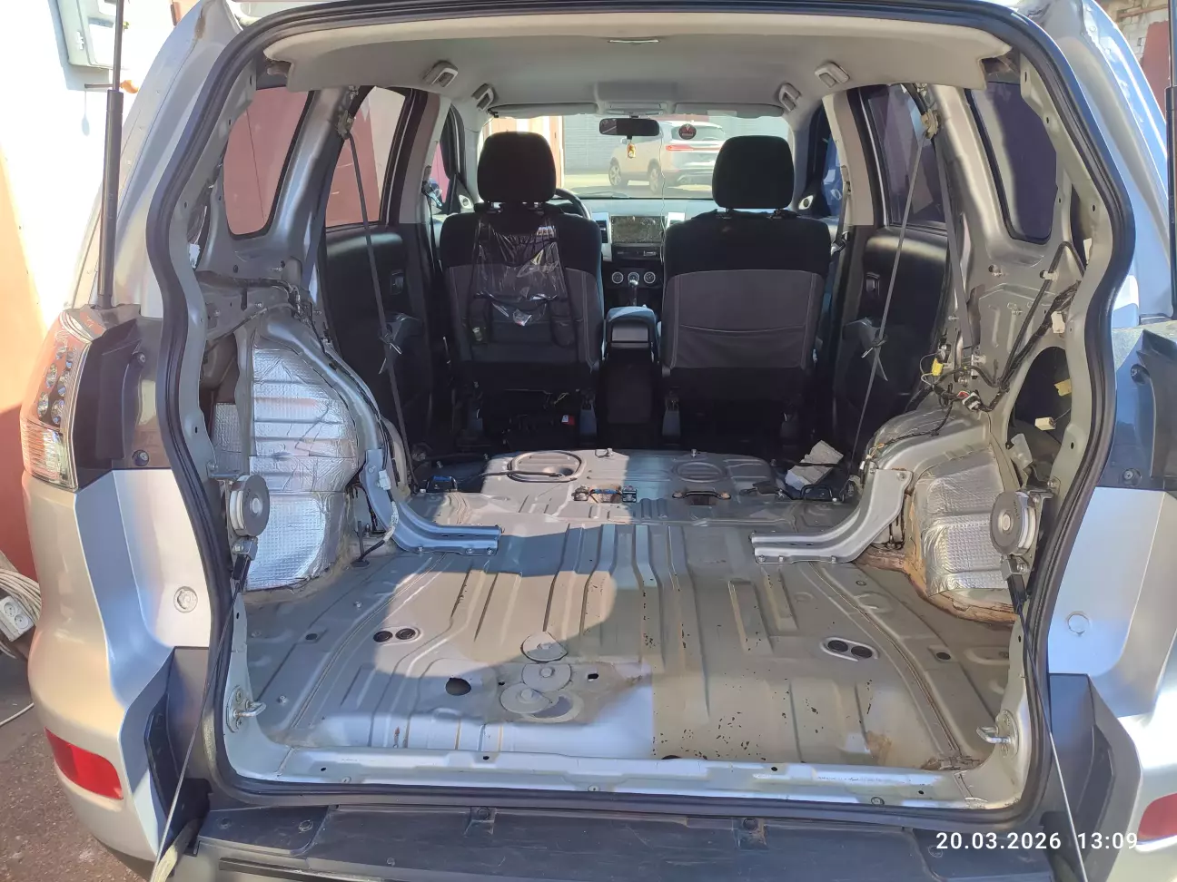 Повністю очищено та обезжирено.