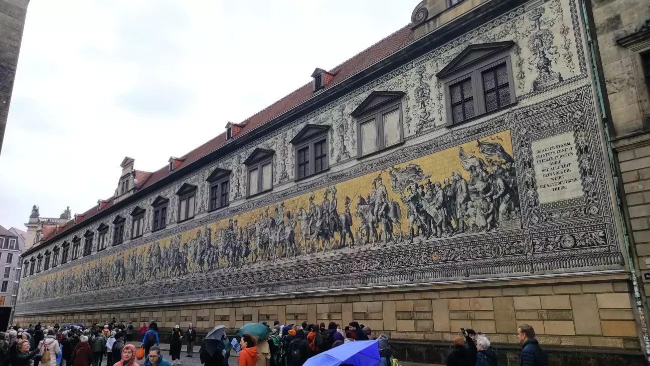 100-метрове панно «Хода князів»