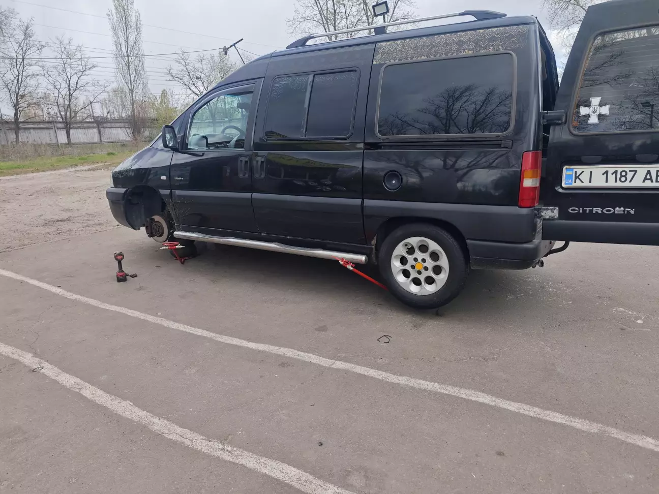 поставили на задню ось, все ок.