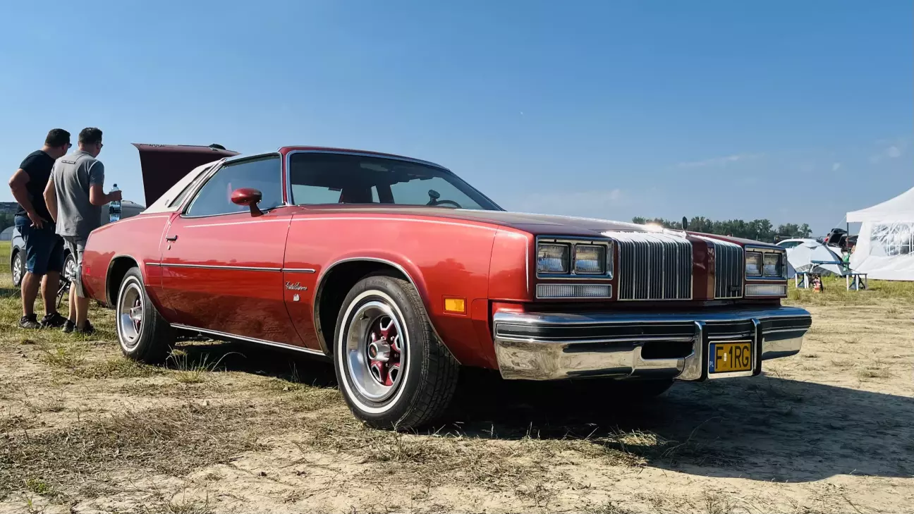 1977 Oldsmobile Cutlass Supreme