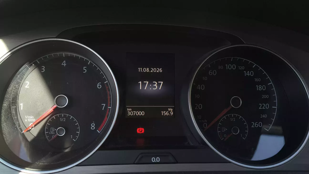 а там часом Гольф розміняв 307 т км