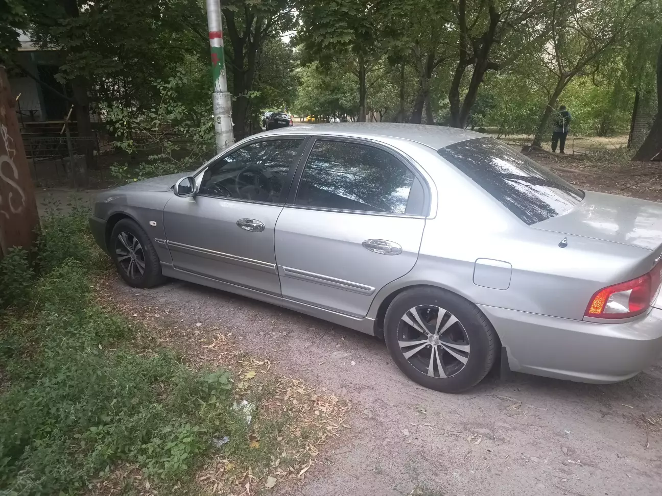 Хоча з лівої весь комплект присутній