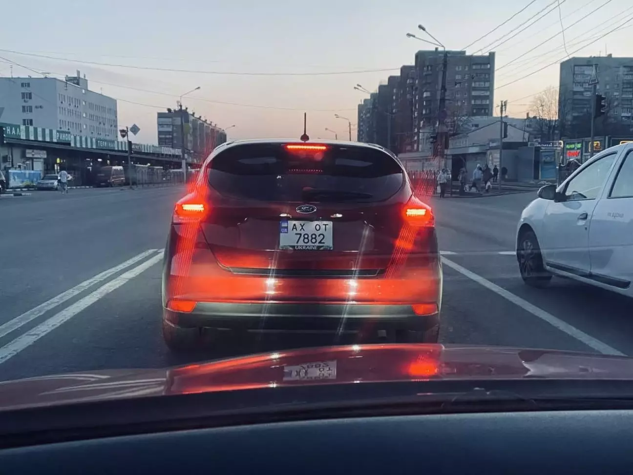 Товариш сфотографував, там у спойлері LED-стоп 😁