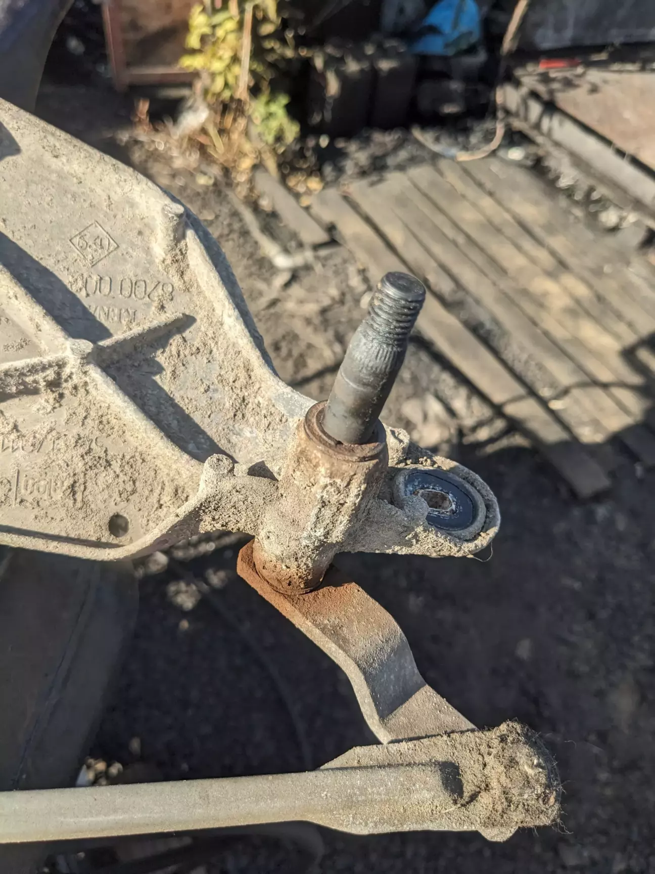 Зношена втулка з місця водія