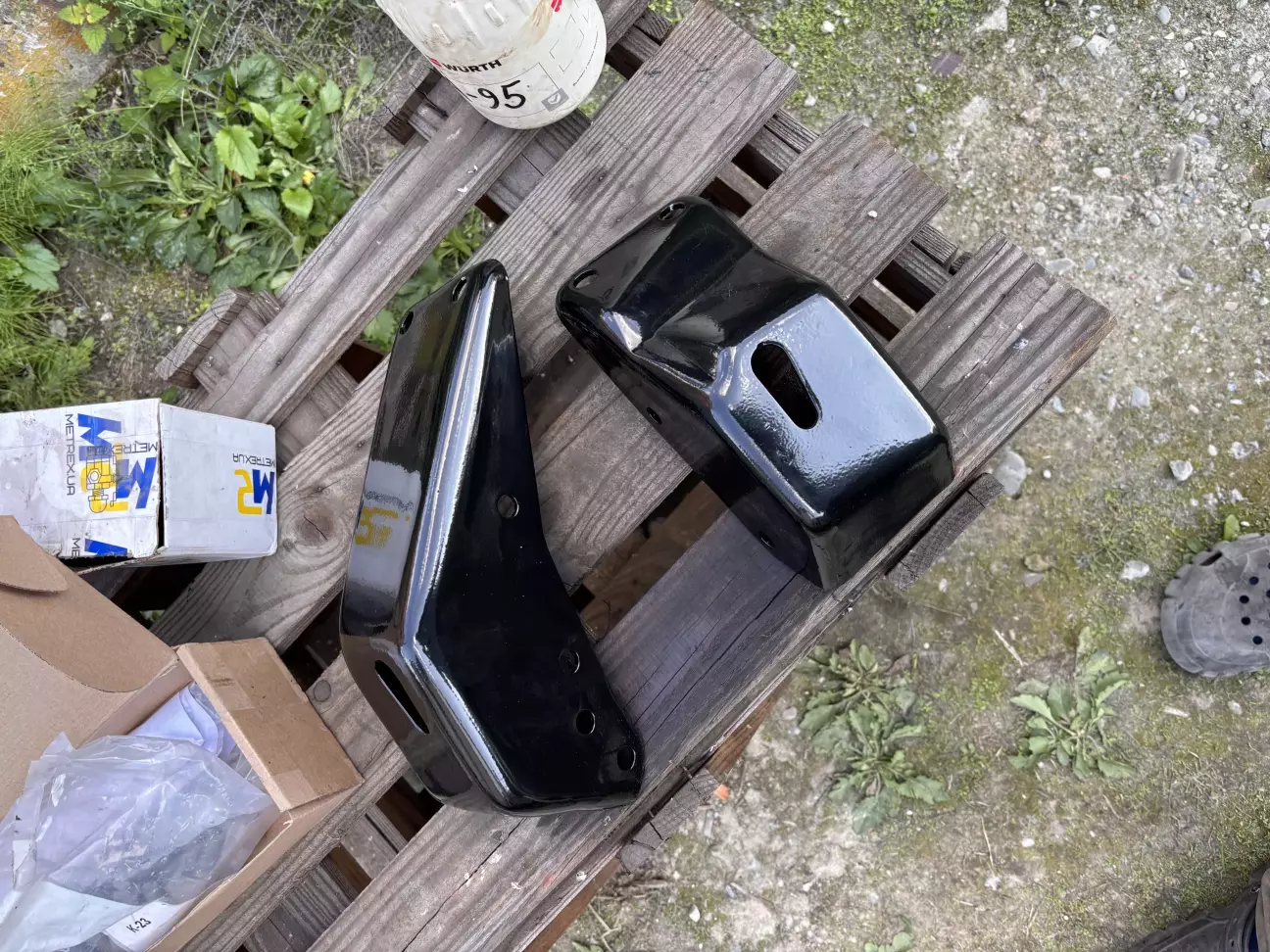 Принагідно були змонтовані кронштейни двишуна